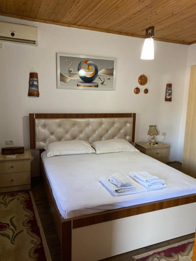 Aria Baci Guest House Berati Exterior foto