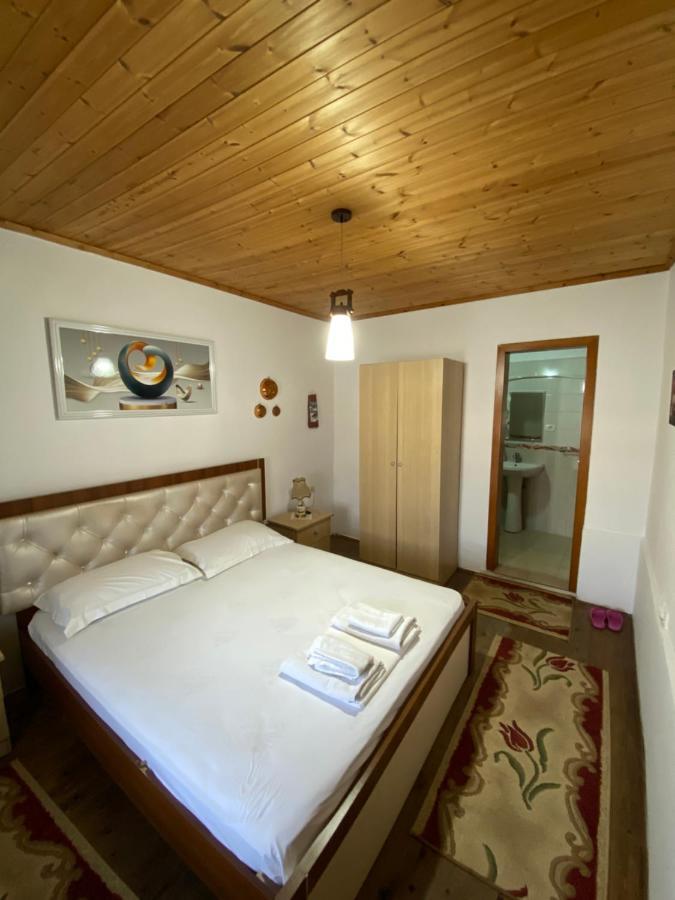 Aria Baci Guest House Berati Exterior foto